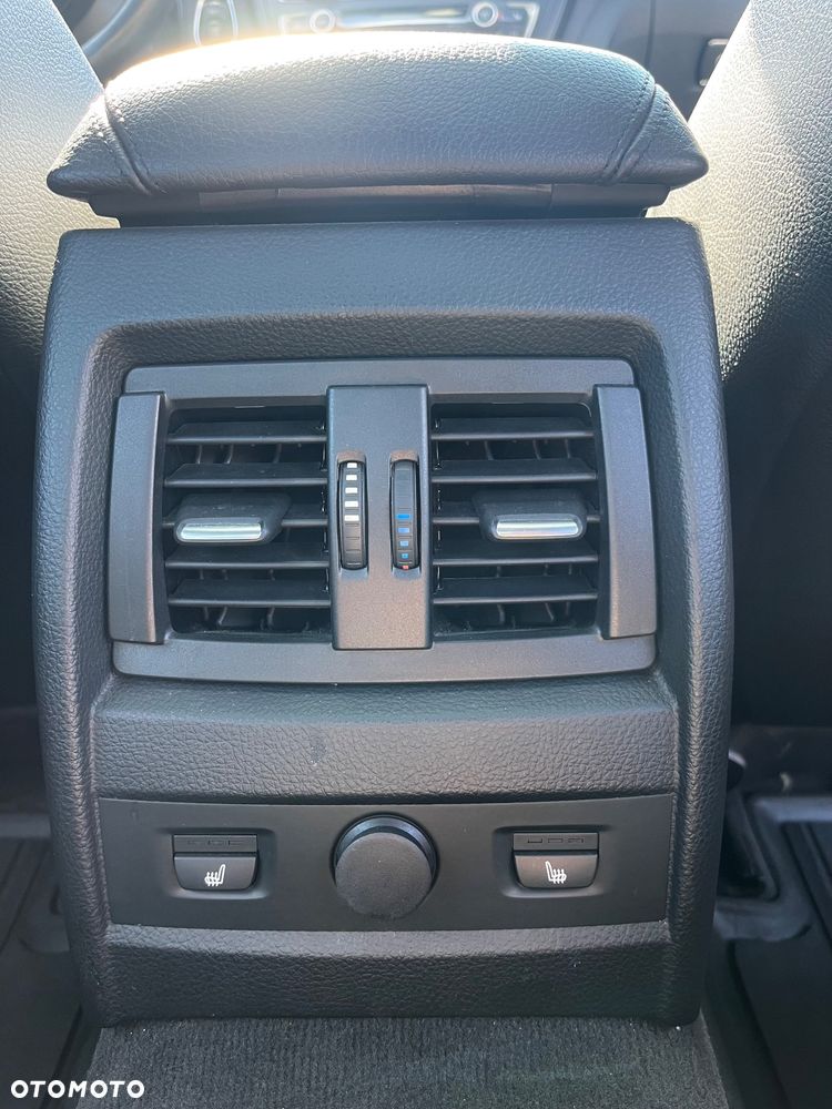 BMW Seria 3 335i xDrive Sport-Aut - 13