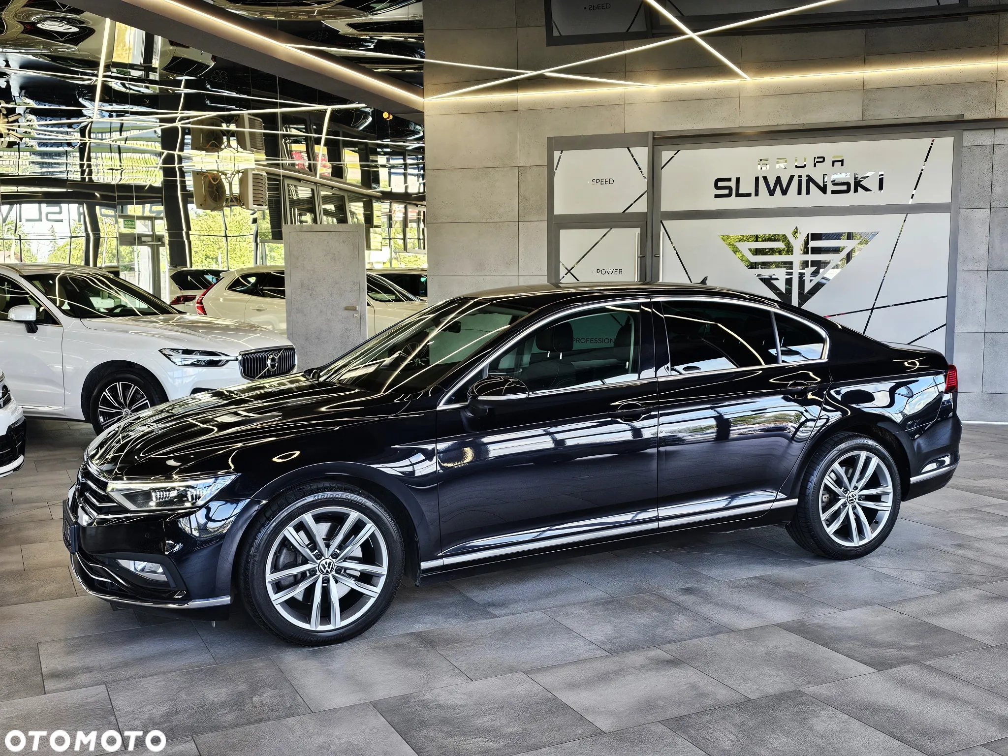 Volkswagen Passat 2.0 TSI 4Mot Elegance DSG - 4
