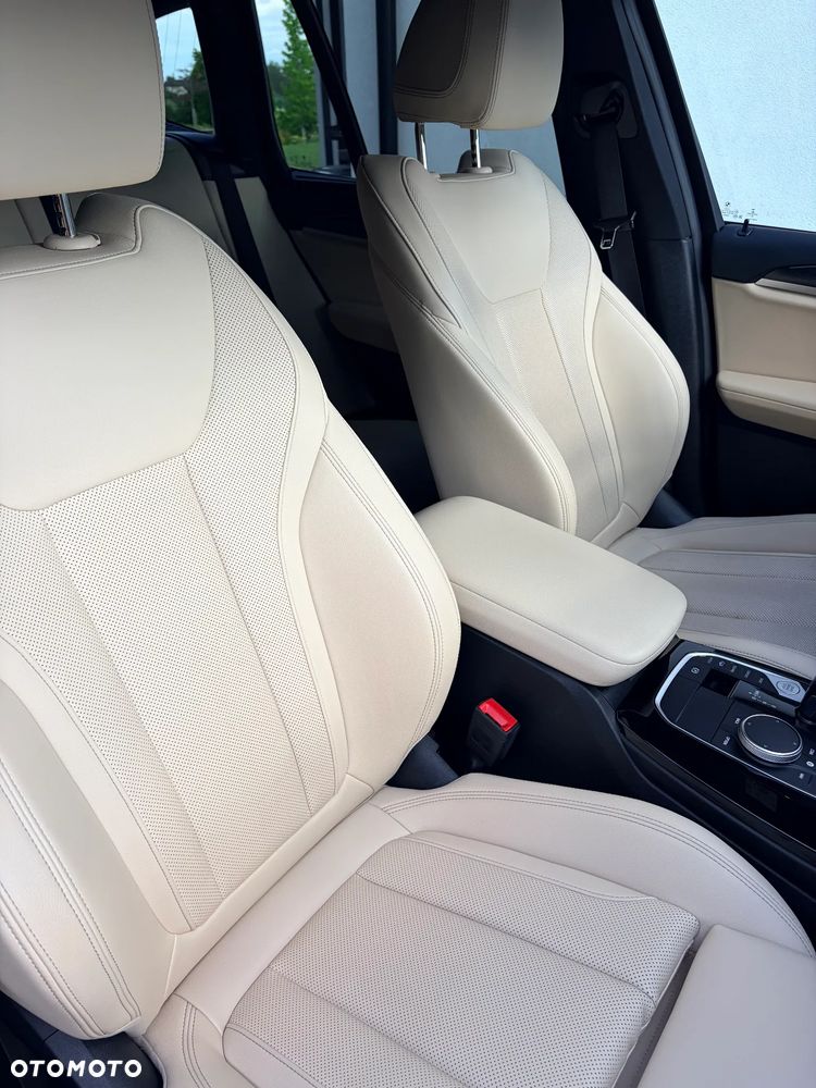 BMW X3 xDrive20d - 11