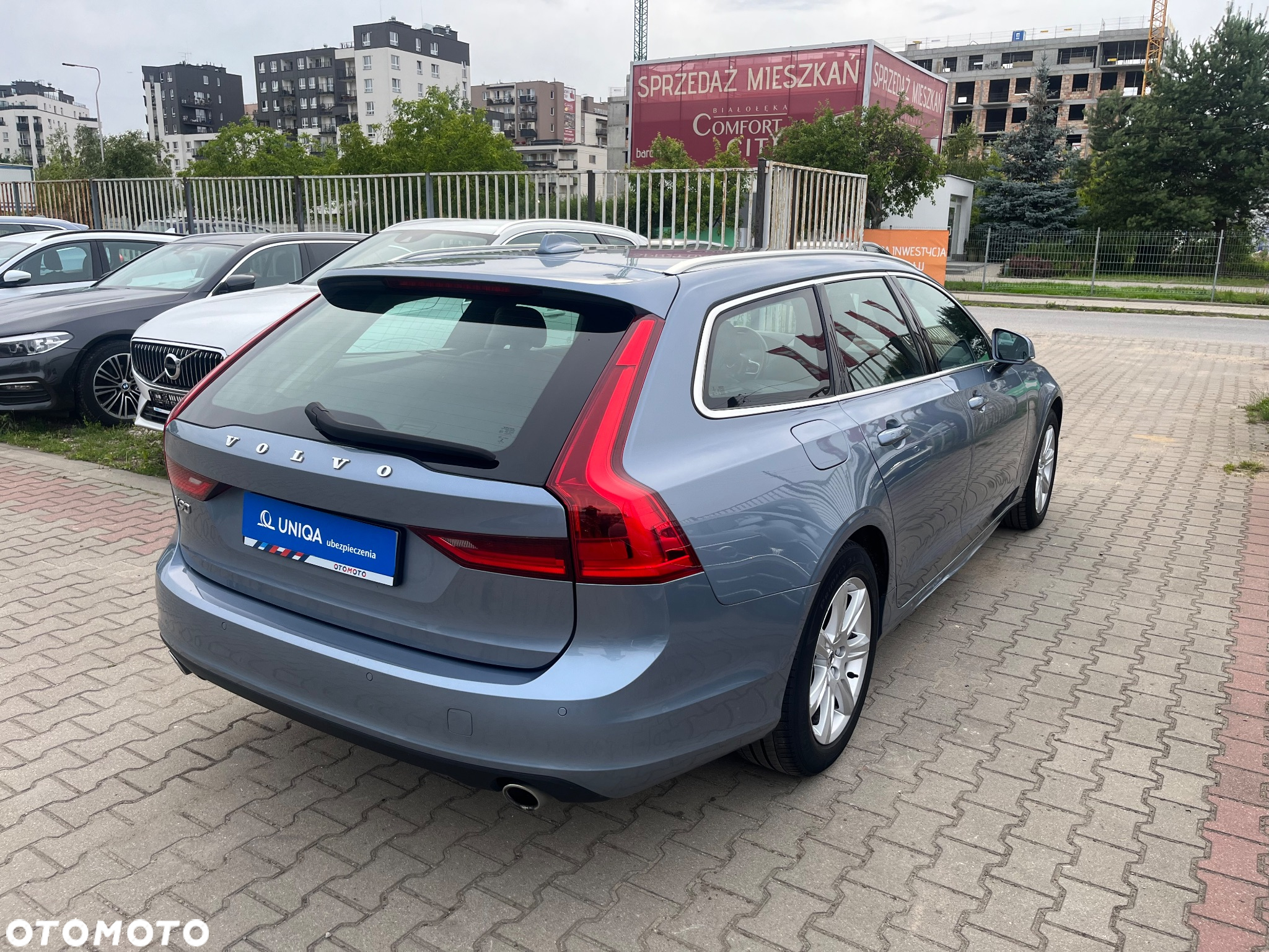 Volvo V90 D4 SCR Momentum Pro - 6