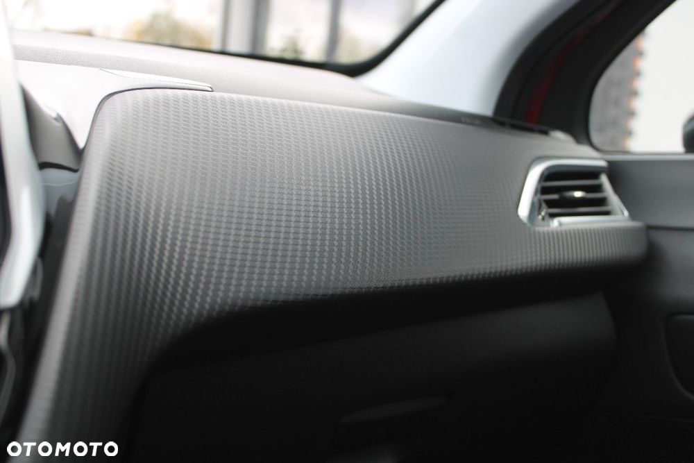 Peugeot 208 - 39