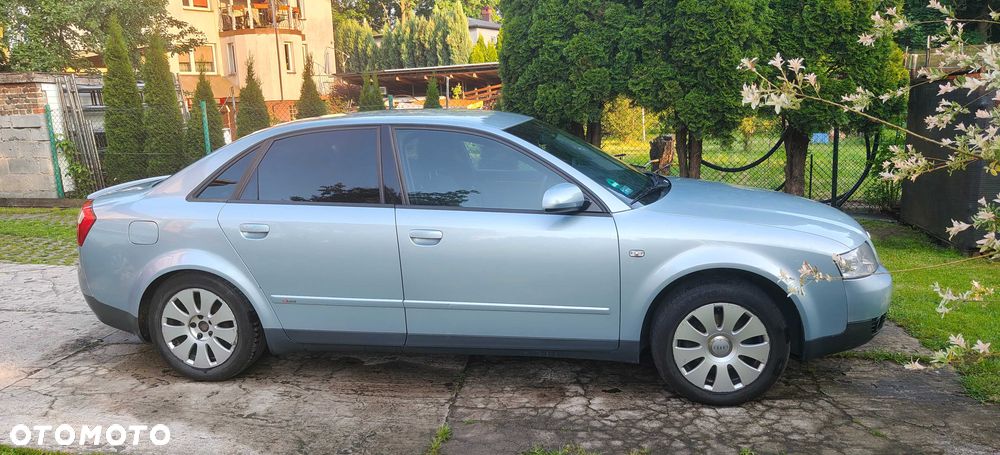 Audi A4 Limousine - 3