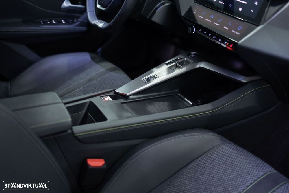 Peugeot 308 1.6 Hybrid GT e-EAT8 - 17