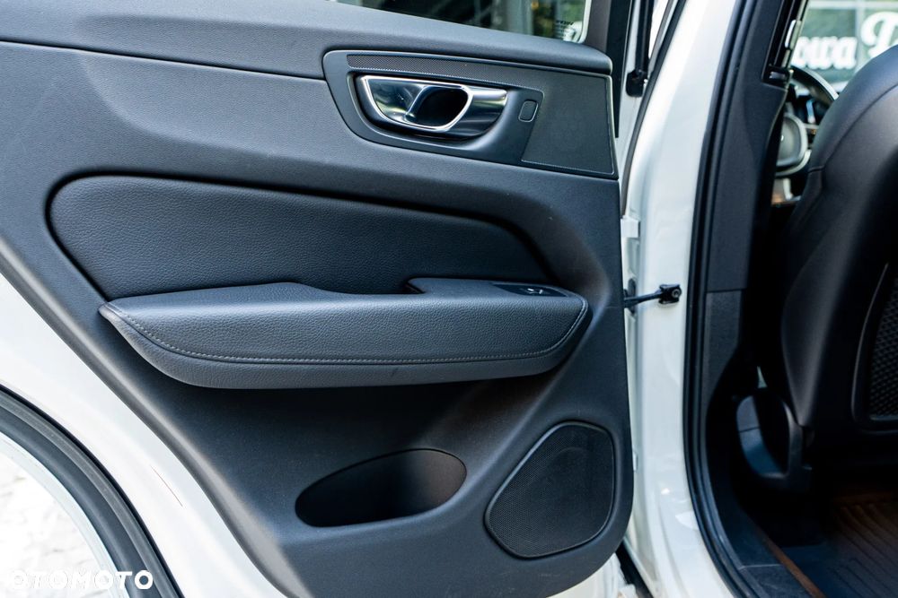Volvo XC 60 D5 SCR AWD Inscription - 10