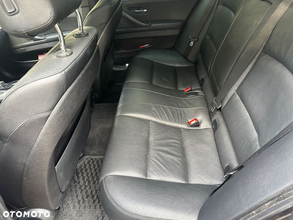 BMW Seria 5 530d xDrive Sport-Aut - 10