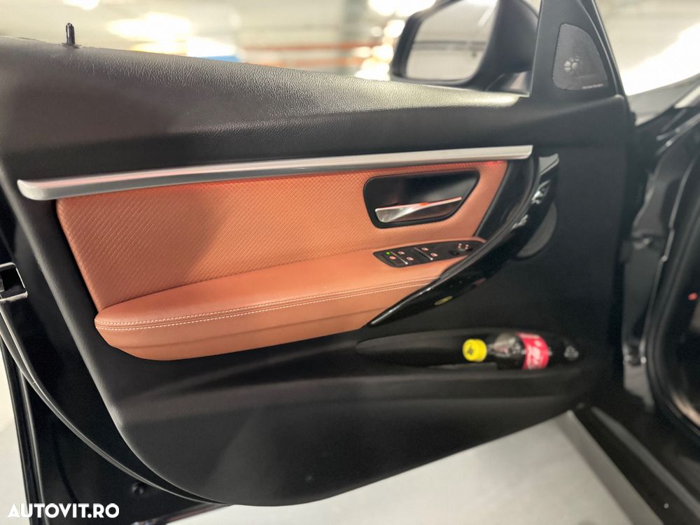 BMW Seria 3 320i Aut. Luxury Line - 24