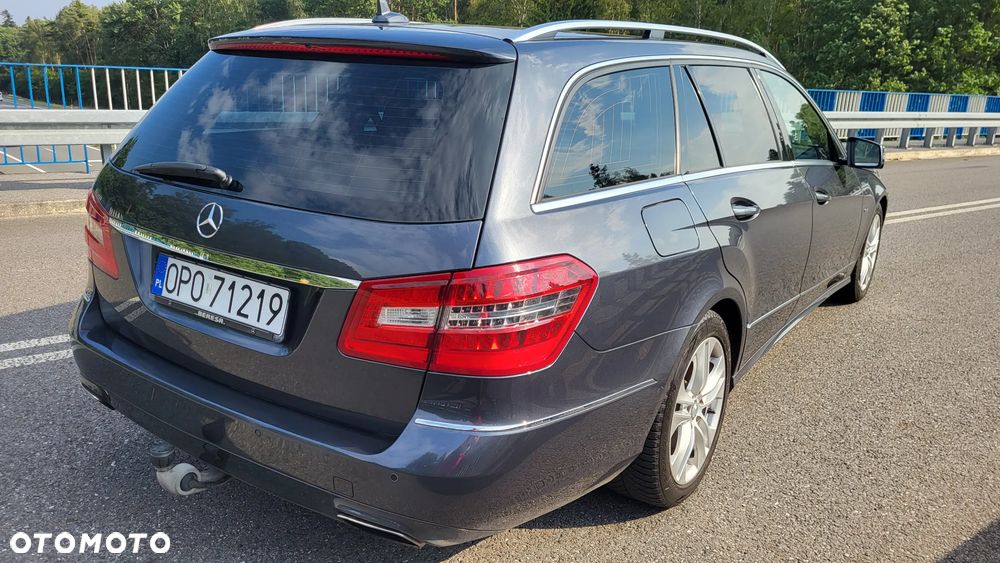 Mercedes-Benz Klasa E 250 CGI BlueEffICIENCY Avantgarde - 3