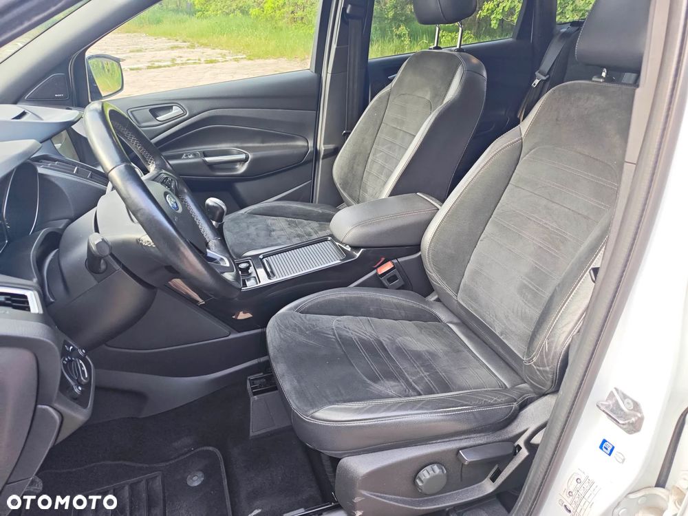 Ford Kuga - 25
