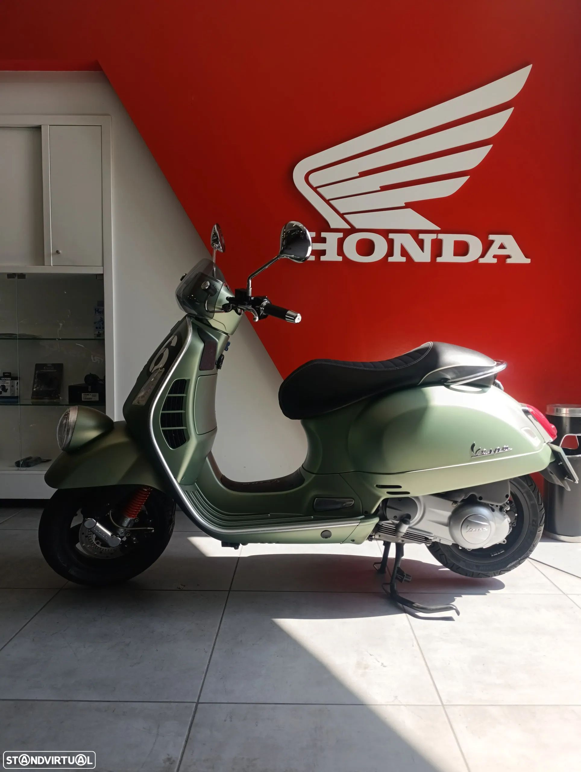 Vespa GT GTS Sei Giorni 300 4T - 1