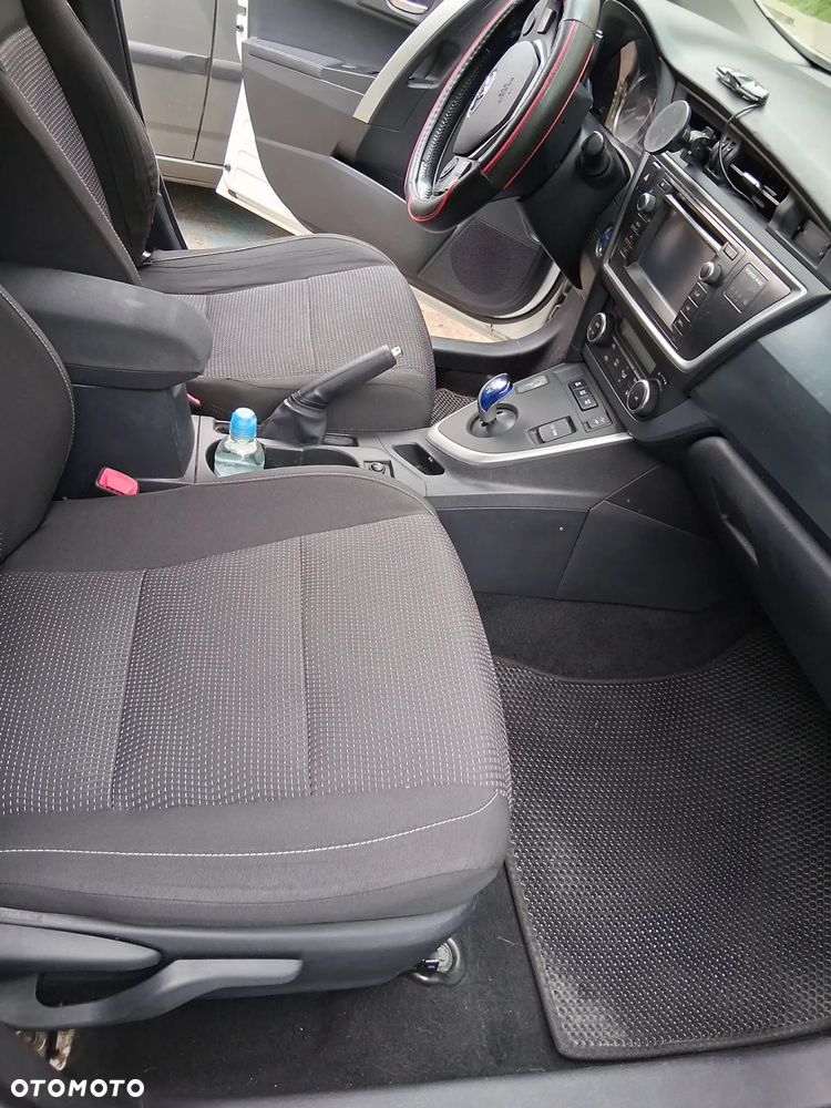 Toyota Auris 1.8 HSD Luna - 10