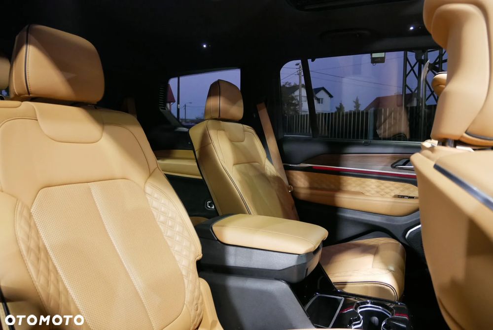 Jeep Grand Cherokee - 15