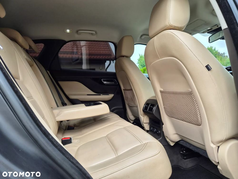 Jaguar F-Pace 20d Prestige - 16