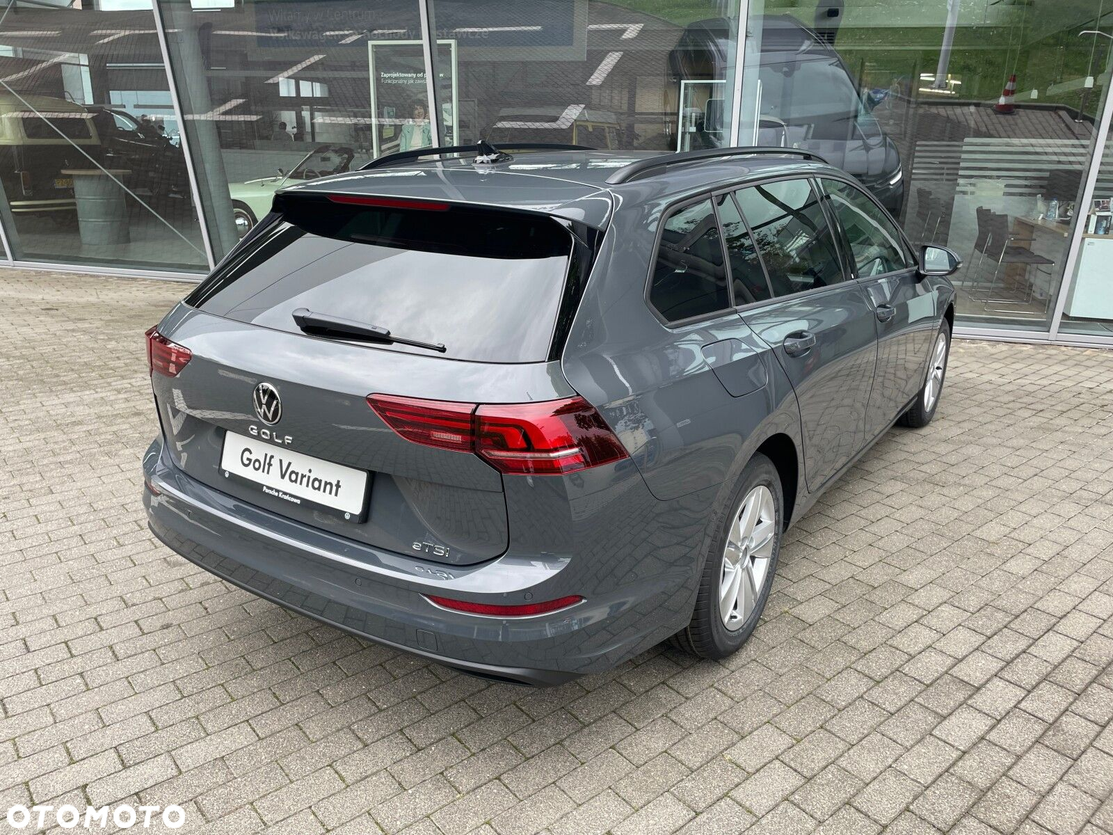 Volkswagen Golf - 8