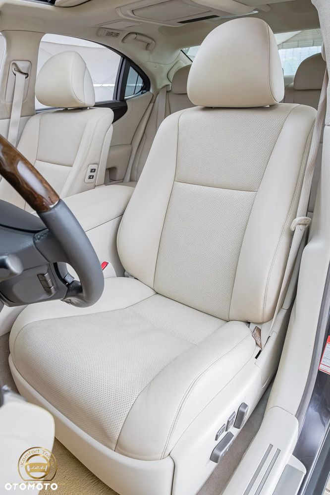 Lexus LS - 19