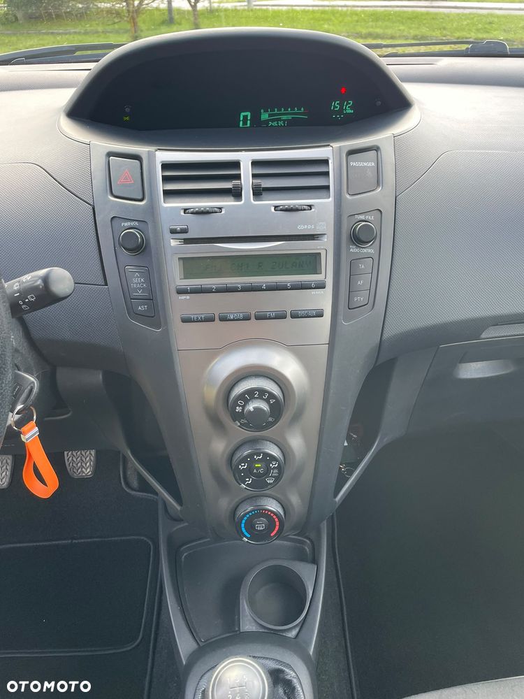 Toyota Yaris - 13
