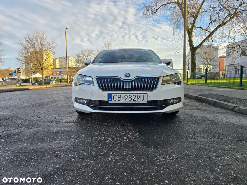Skoda Superb 2.0 TDI Ambition DSG7 - 3