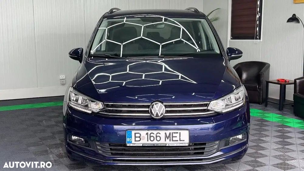 Volkswagen Touran - 27