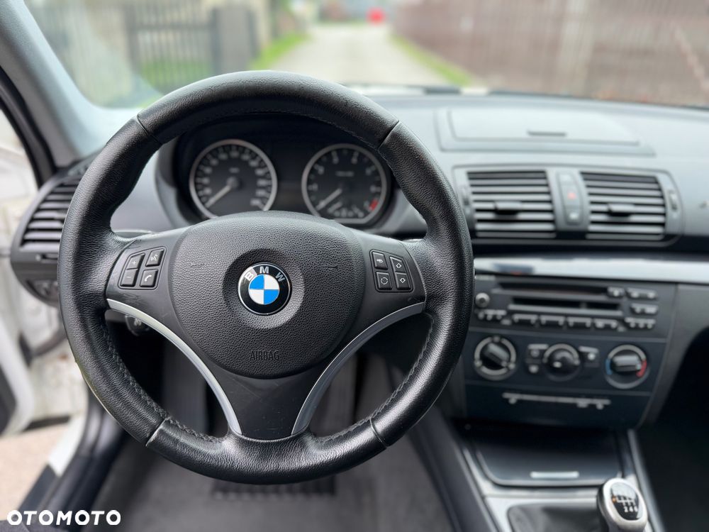 BMW Seria 1 116i - 15
