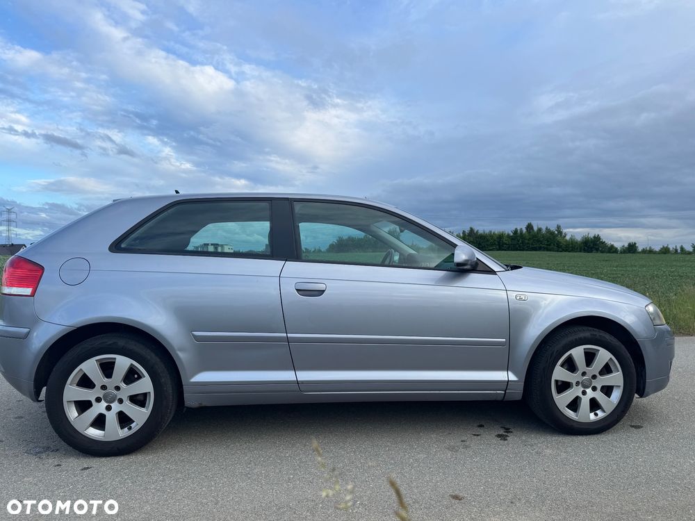 Audi A3 3-drzwiowe 1.6 FSI Ambiente - 5