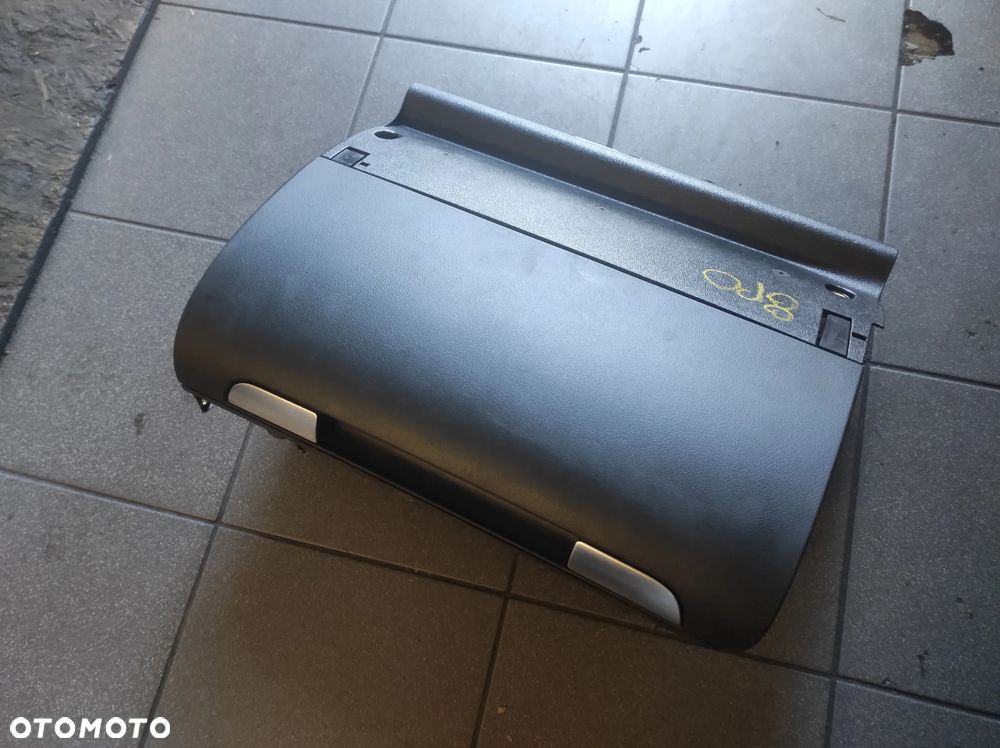 AUDI A3 8P 8P0 SCHOWEK PASAŻERA CZARNY CAŁY WYSYŁKA !!!! - 5