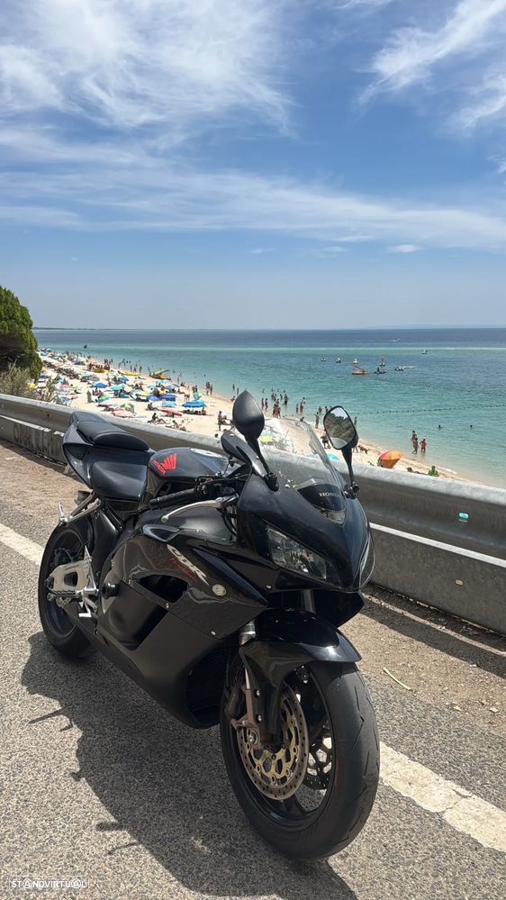 Honda CBR 1000 RR - 1