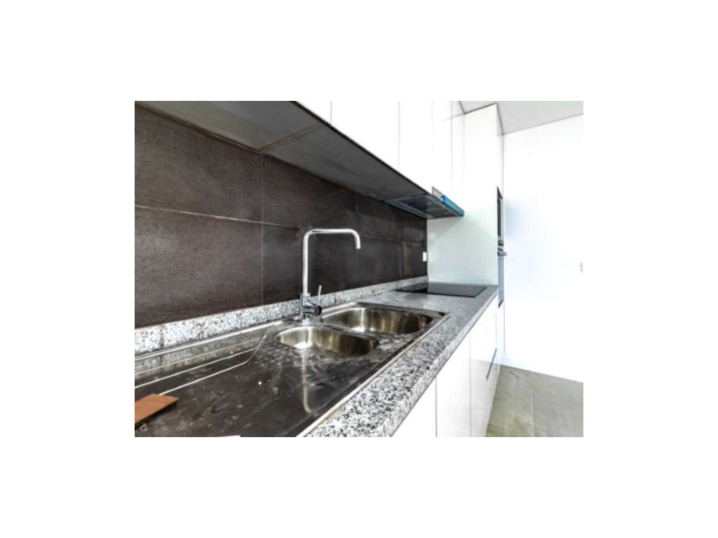Apartamento T3 R/C Novo com Garagem - Grande imagem: 3/23