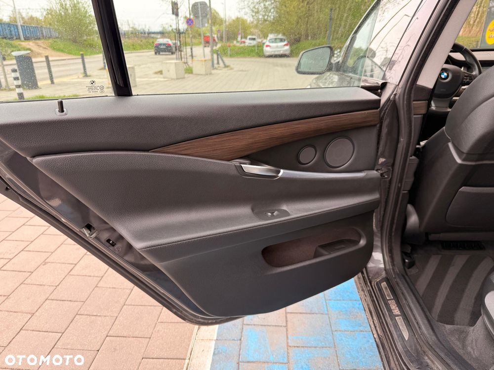 BMW 5GT 530d xDrive - 13