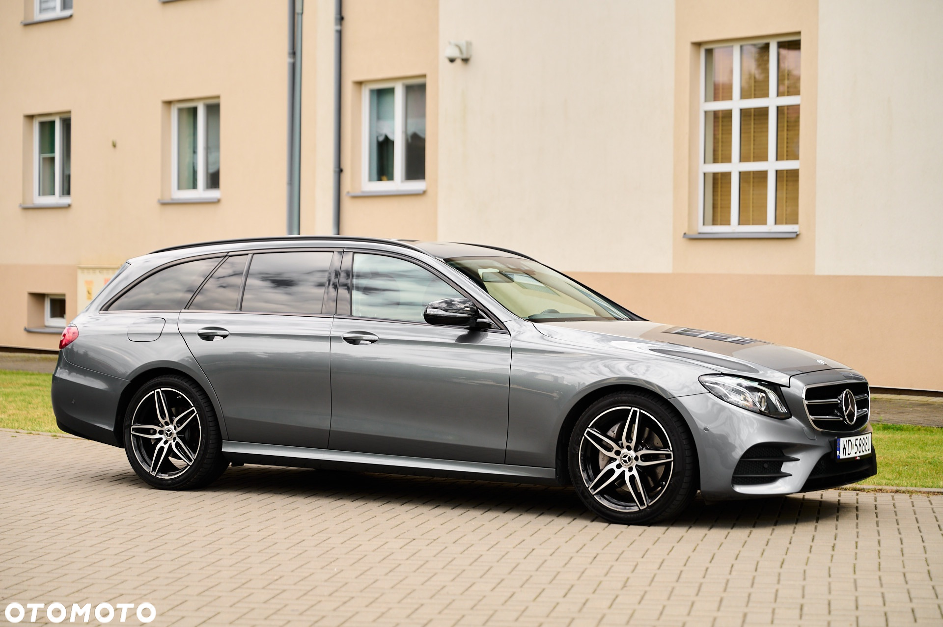 Mercedes-Benz Klasa E - 16