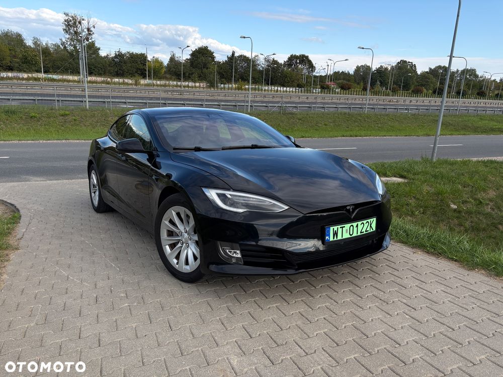 Tesla Model S - 1