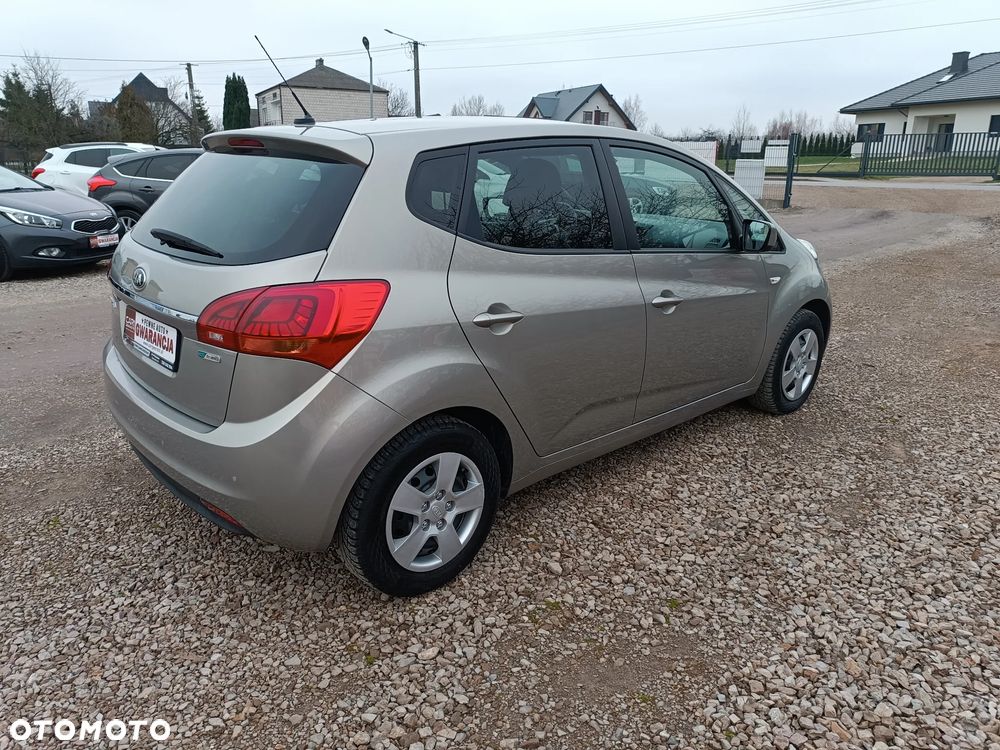 Kia Venga 1.4 CRDi 90 Business Line - 11