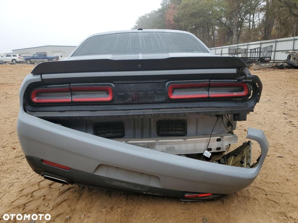 Dodge Challenger - 7