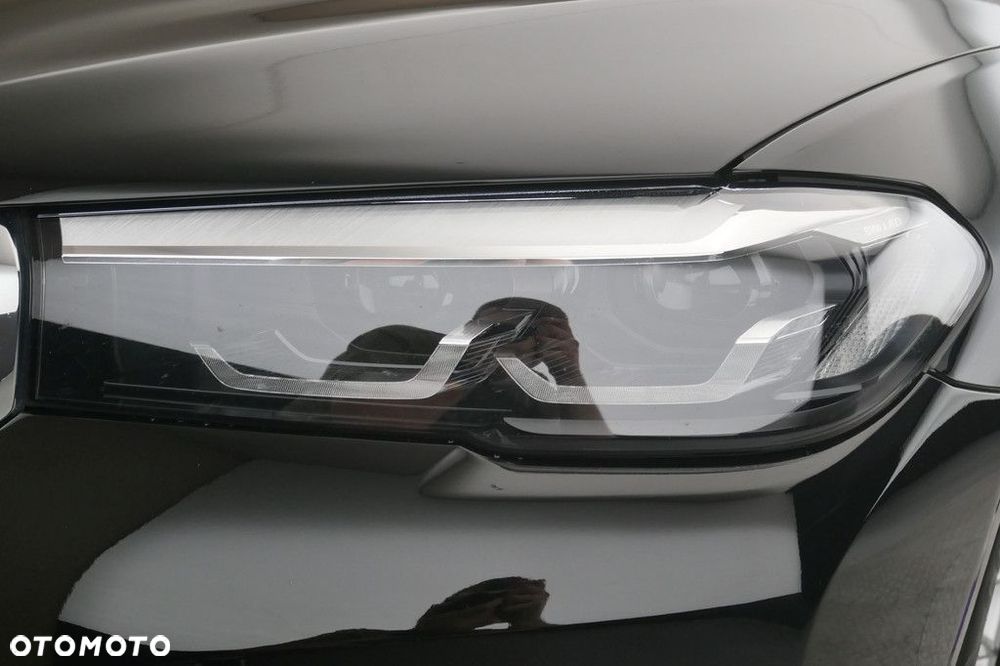 BMW Seria 5 520d xDrive - 13