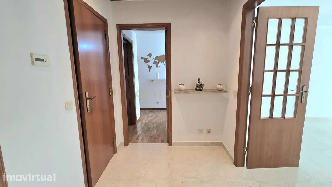 ARRENDA-SE APARTAMENTO T3 | URBANIZAÇÃO DOS BARROS, LEIRIA - Grande imagem: 4/26