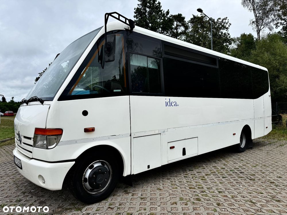 Mercedes-Benz Mediano 32+7 - 12