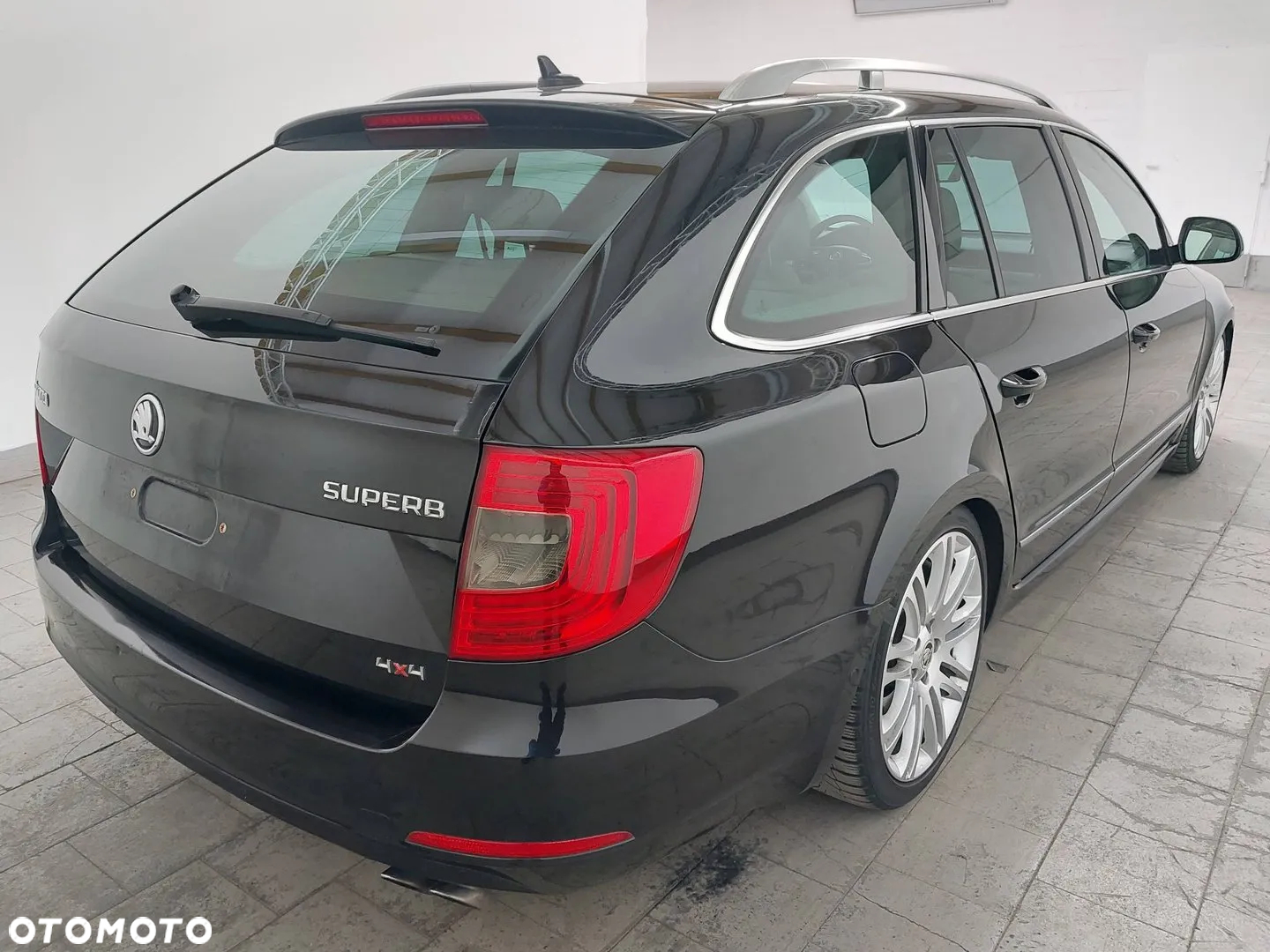 Skoda Superb Combi 3.6 V6 4x4 DSG Elegance - 4