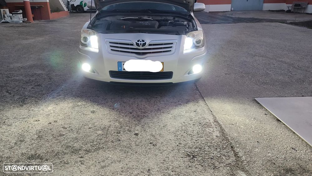 Toyota Avensis SW 2.0 D-4D Sol - 2