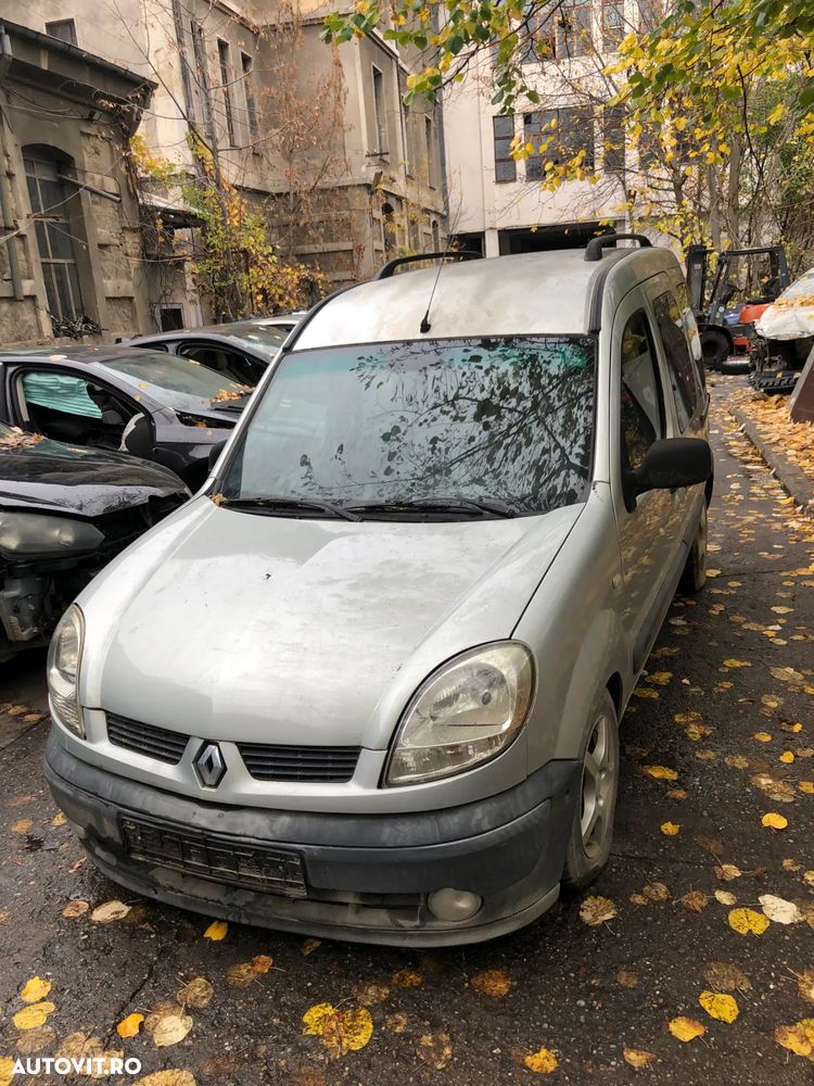 Dezmembrez Renault Kangoo 2005 gri argintiu 1,5 dci - 2