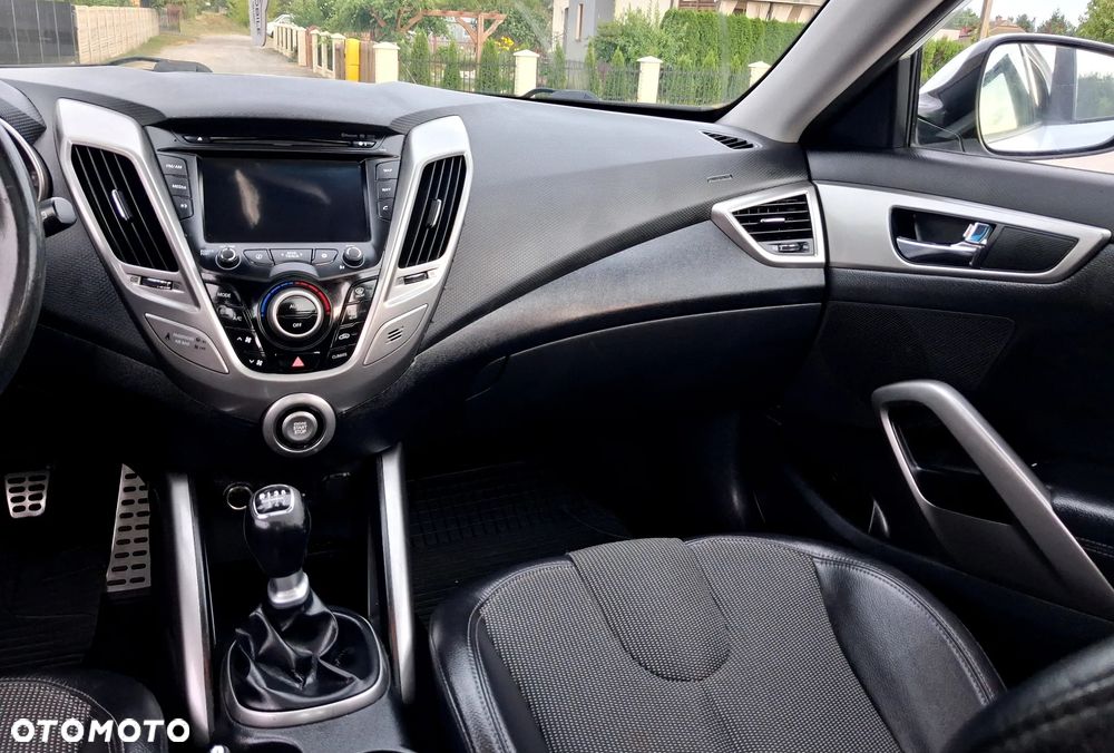 Hyundai Veloster 1.6 Premium - 22
