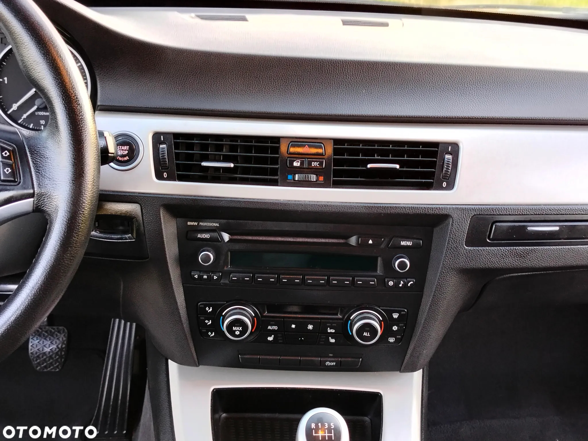 BMW Seria 3 318d Sport Line - 25