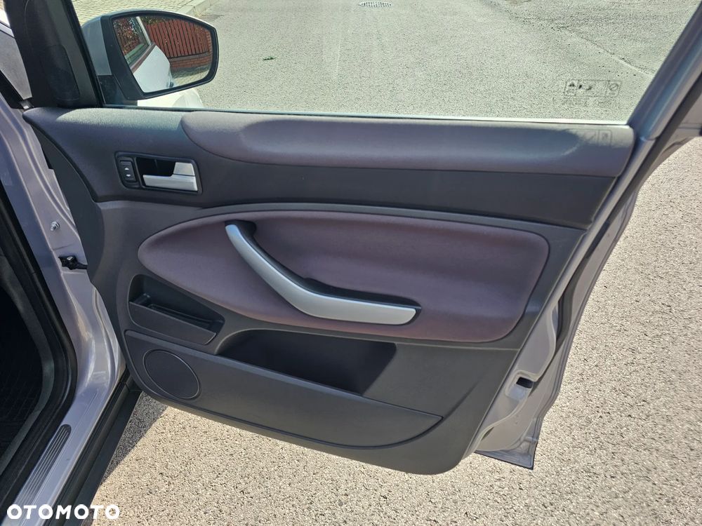 Ford Kuga 2.0 TDCi Trend - 25