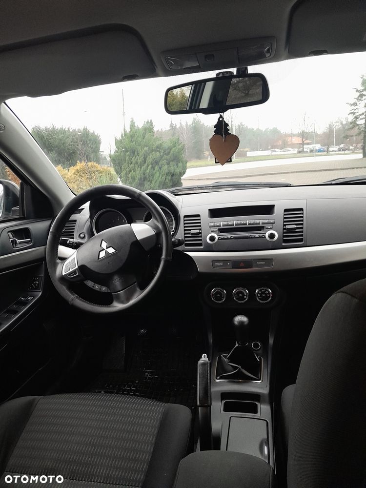Mitsubishi Lancer 1.6 Invite - 9