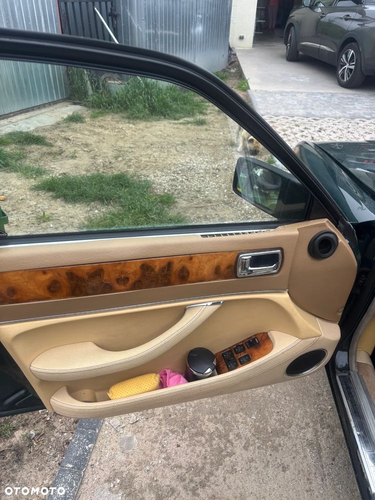 Jaguar XJ Soverign 3.2i - 9