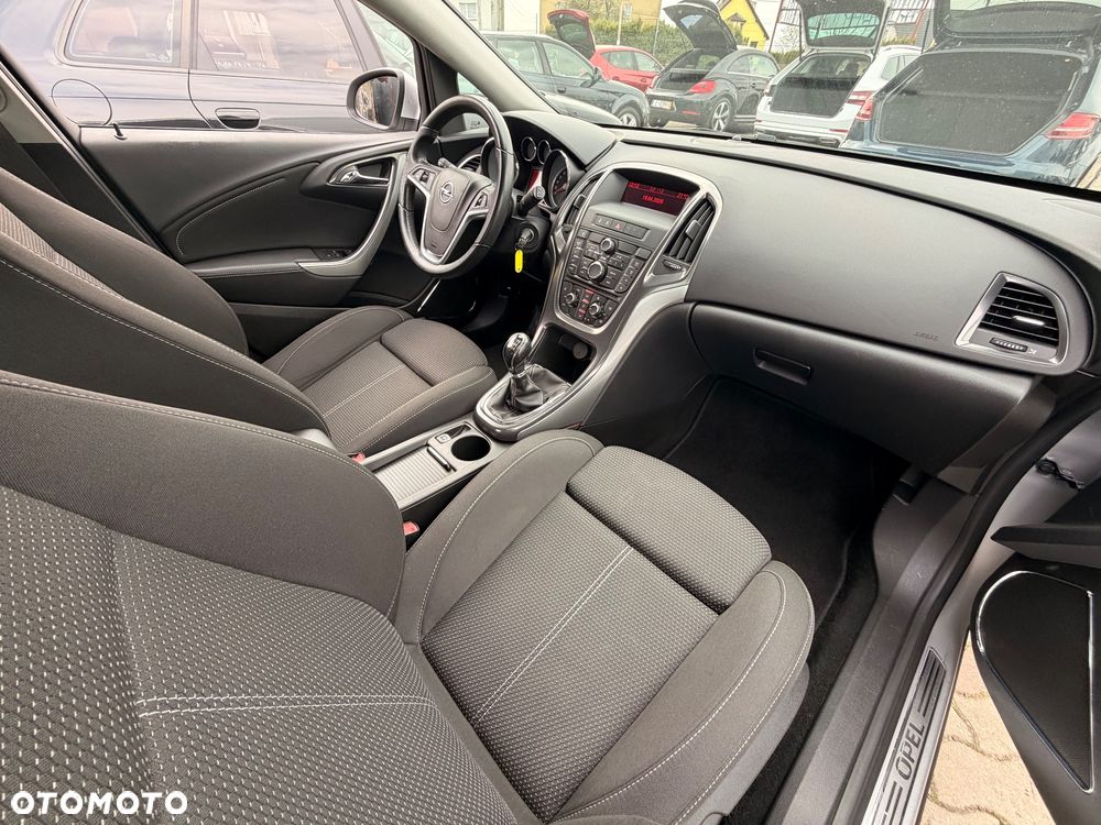 Opel Astra 2.0 CDTI DPF Innovation - 8