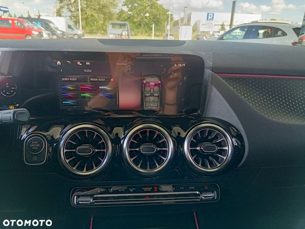 Mercedes-Benz GLA - 20