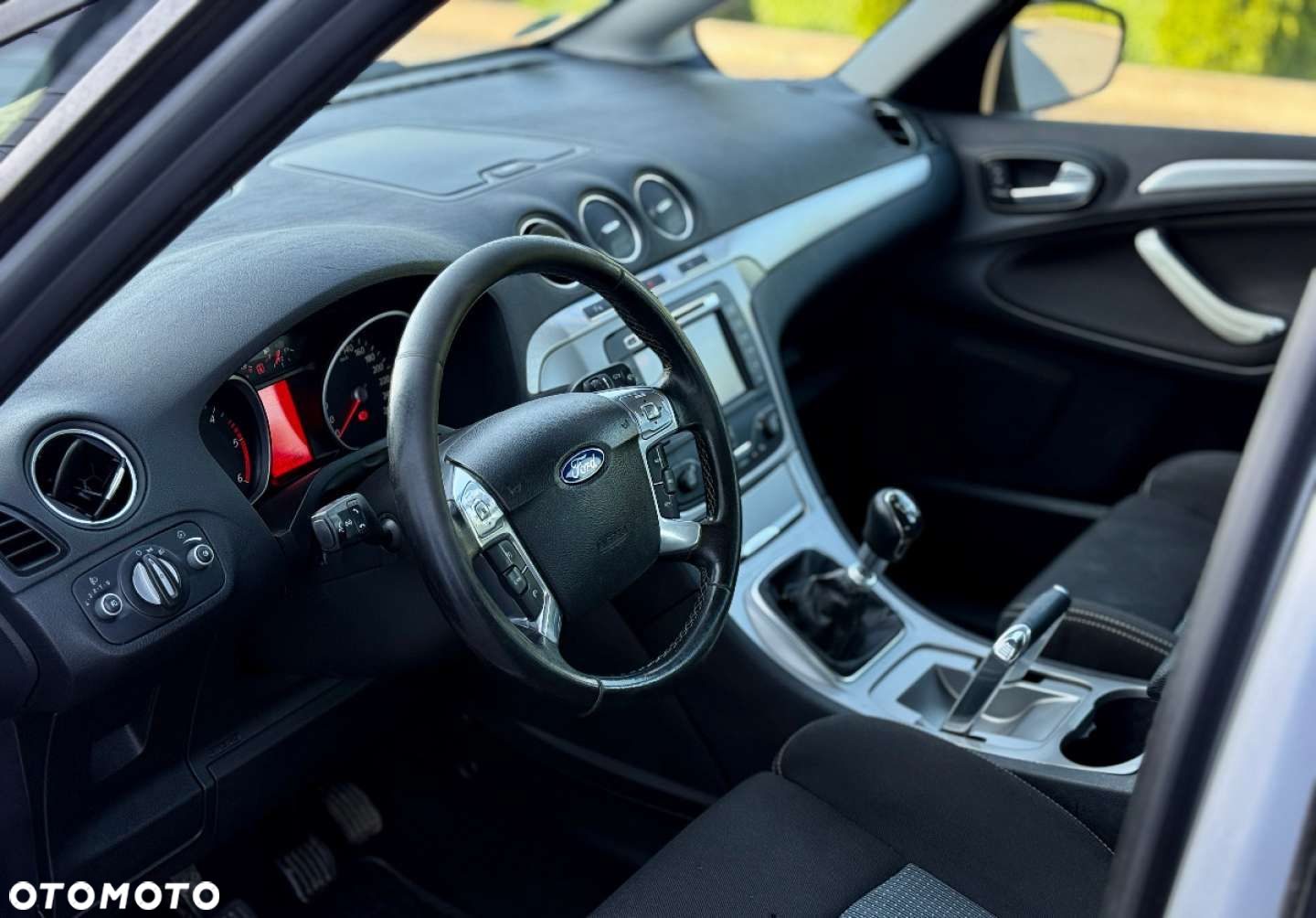 Ford S-Max - 12