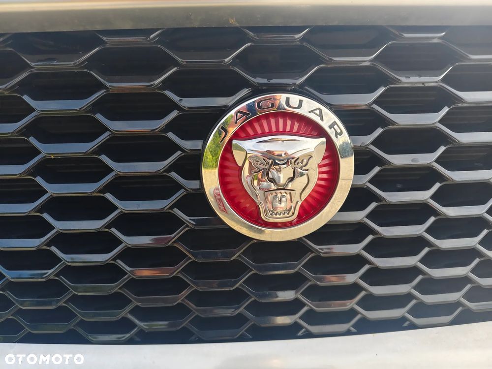 Jaguar E-Pace 2.0 i4D AWD R-Dynamic - 20