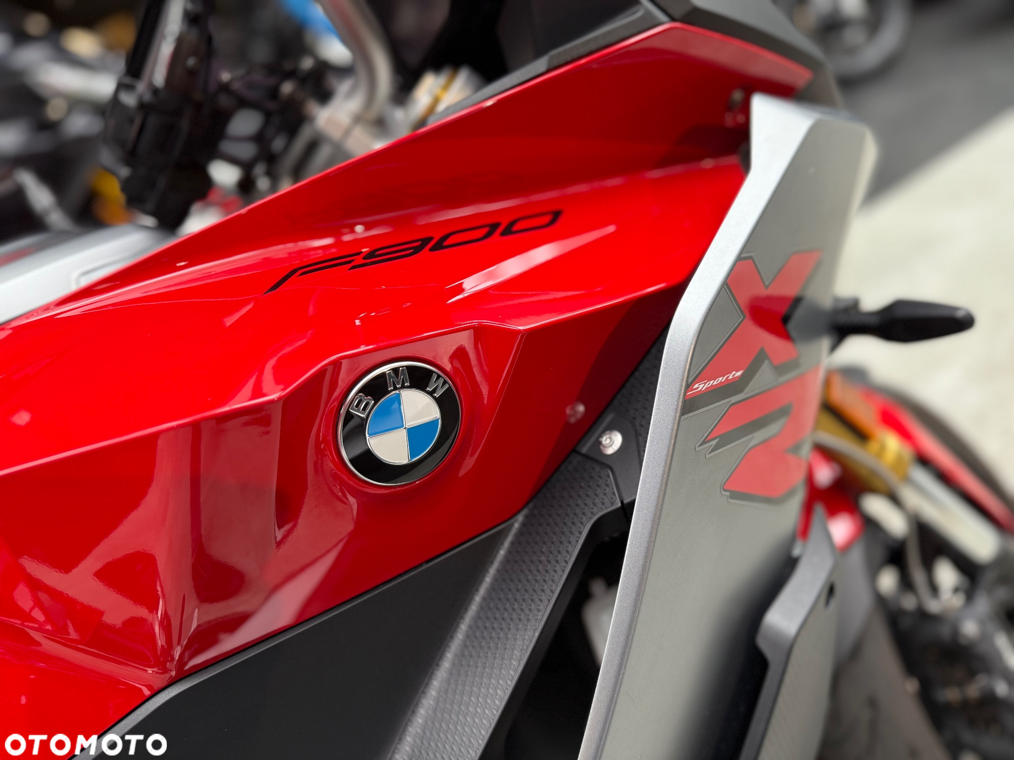 BMW F - 11