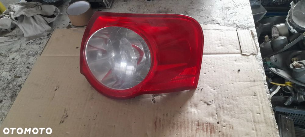 PASSAT B6  lampa tylna prawa kombi - 1
