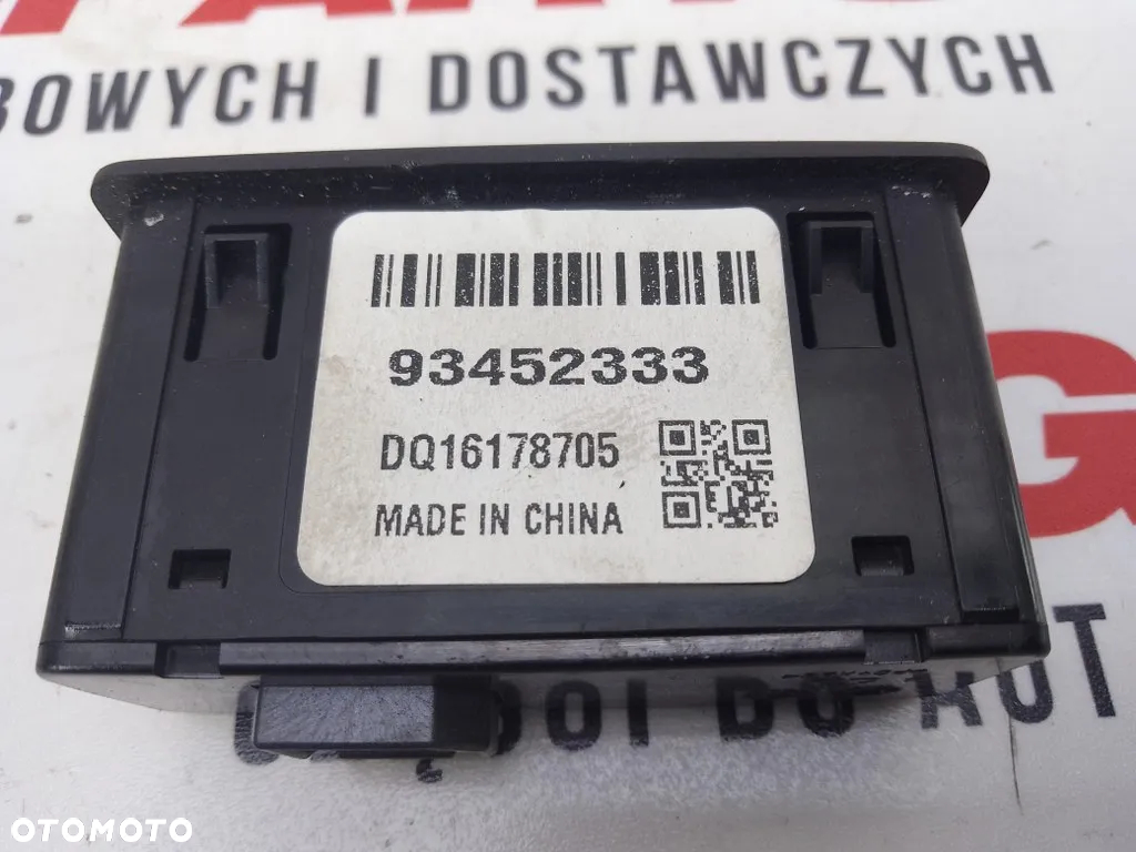 Gniazdo Wejście USB Port Opel Vivaro B Renault Trafic III Talento 2014-2021 93452333 - 2