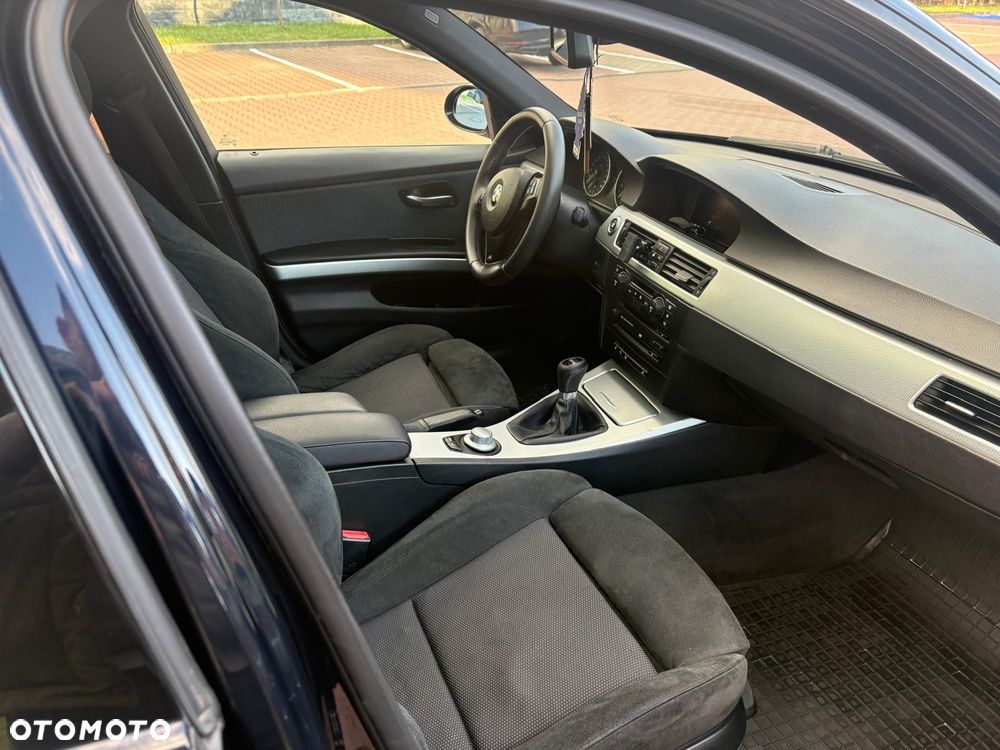 BMW Seria 3 320i Edition Sport - 17